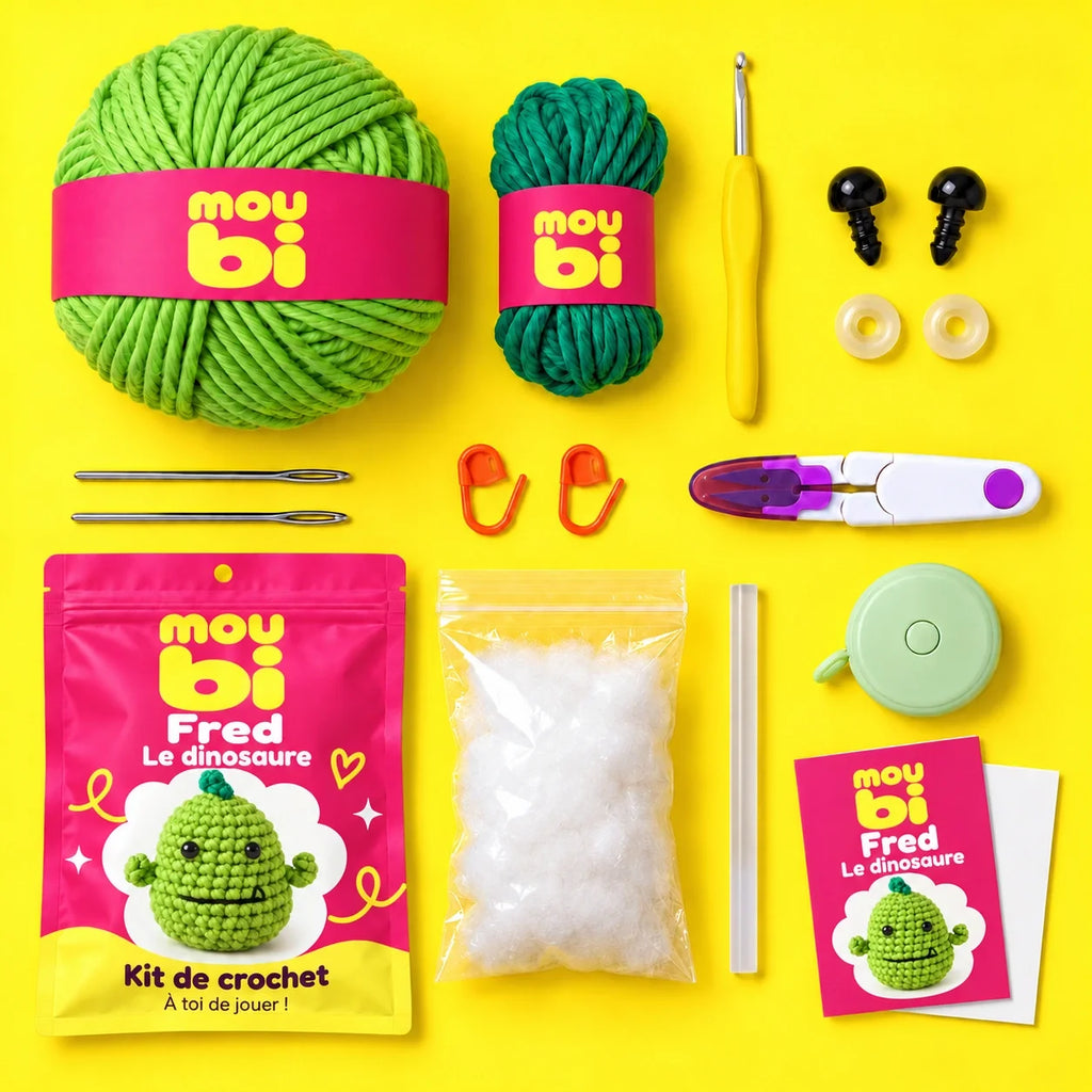 Contenu du kit de crochet Fred, le dinosaure : fils, crochet, accessoires, sachet et livret Moubi.