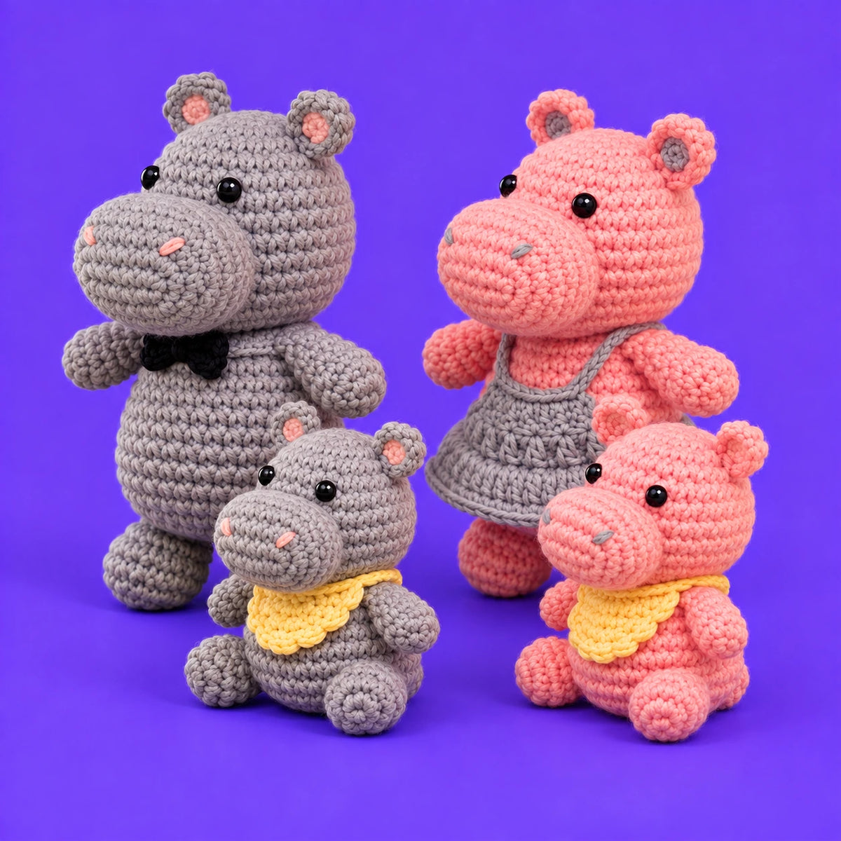 La famille de Théo — La famille hippopotame au crochet — vue de trois quarts.