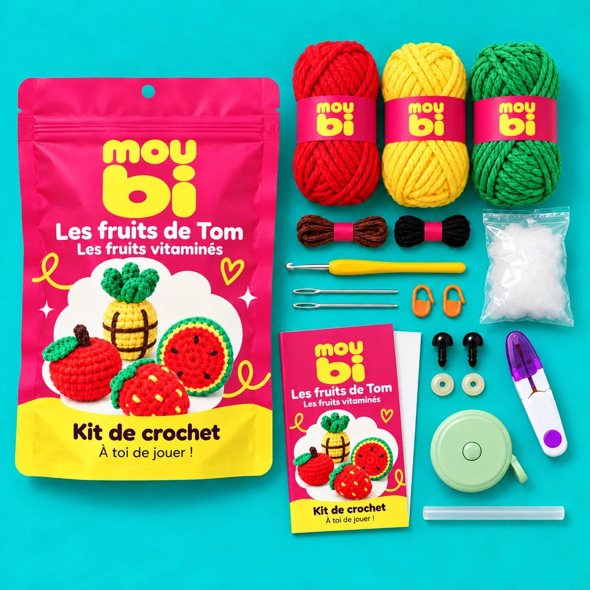 Contenu du kit de crochet Les fruits de Tom — Les fruits vitaminés : fils, crochet, accessoires, sachet et livret Moubi.