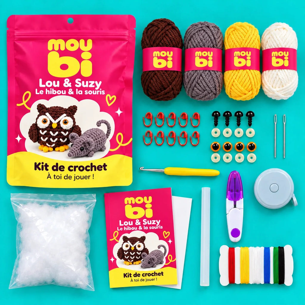 Contenu du kit de crochet Lou & Suzy — Le hibou & la souris : fils, crochet, accessoires, sachet et livret Moubi.