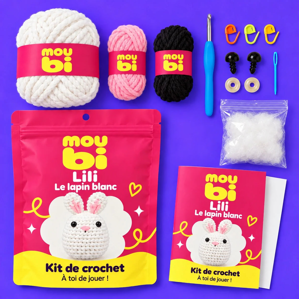 Contenu du kit de crochet Lili, le lapin blanc : fils, crochet, accessoires, sachet et livret Moubi.