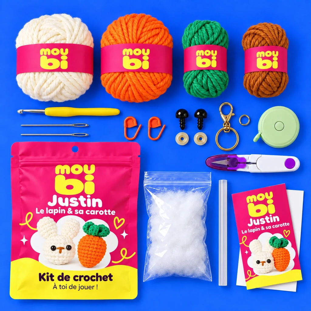 Contenu du kit de crochet Justin, le lapin & sa carotte : fils, crochet, accessoires, sachet et livret Moubi.