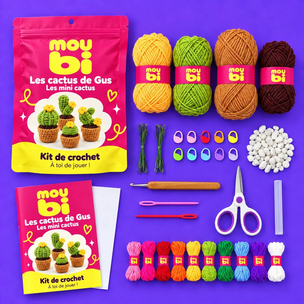Contenu du kit de crochet Les cactus de Gus — Les mini cactus : fils, crochet, accessoires, sachet et livret Moubi.