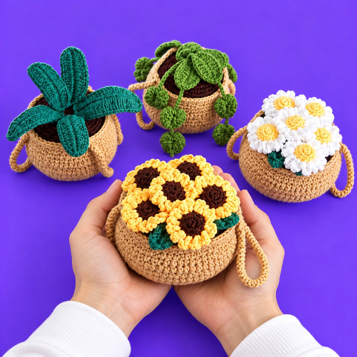 Le jardin de Fanny — Les paniers suspendus au crochet — présentation en main.
