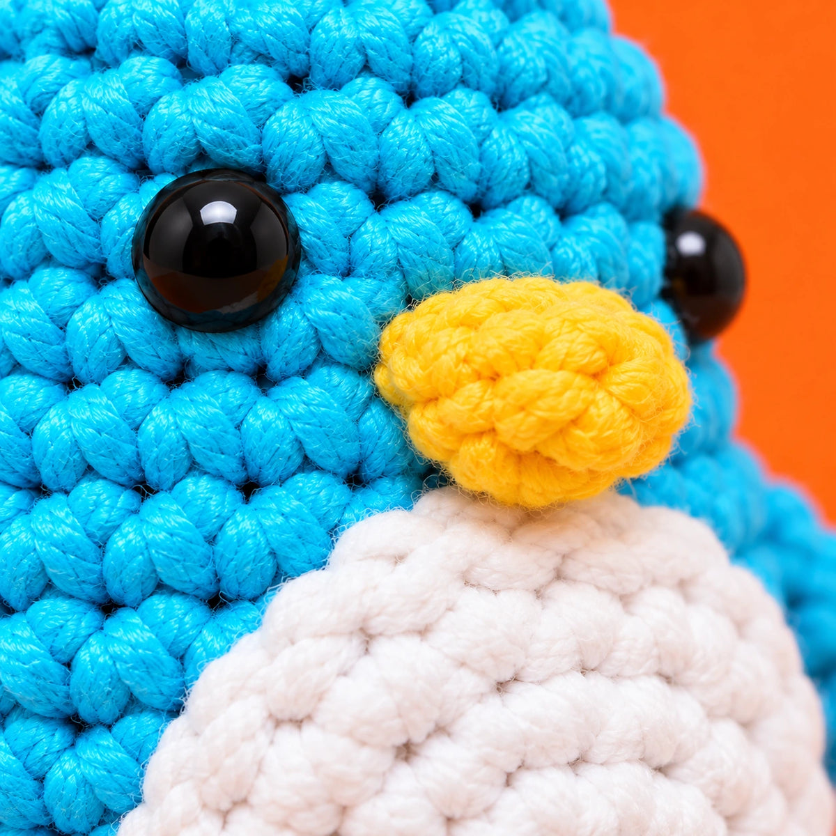 Pierre — Le pingouin turquoise au crochet — détail des mailles.