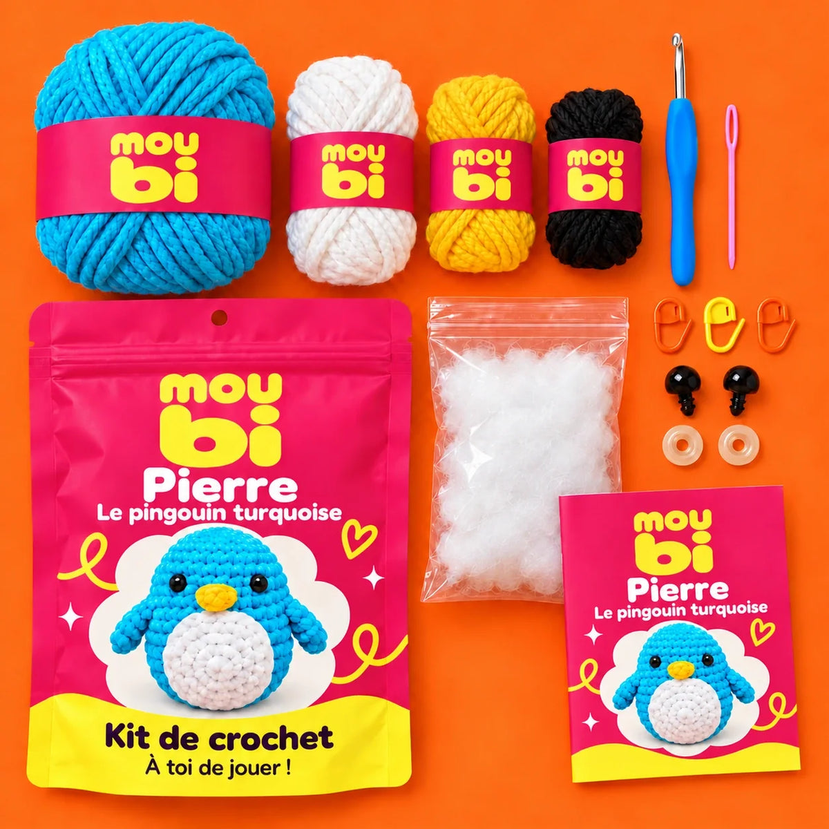 Contenu du kit de crochet Pierre, le pingouin turquoise : fils, crochet, accessoires, sachet et livret Moubi.