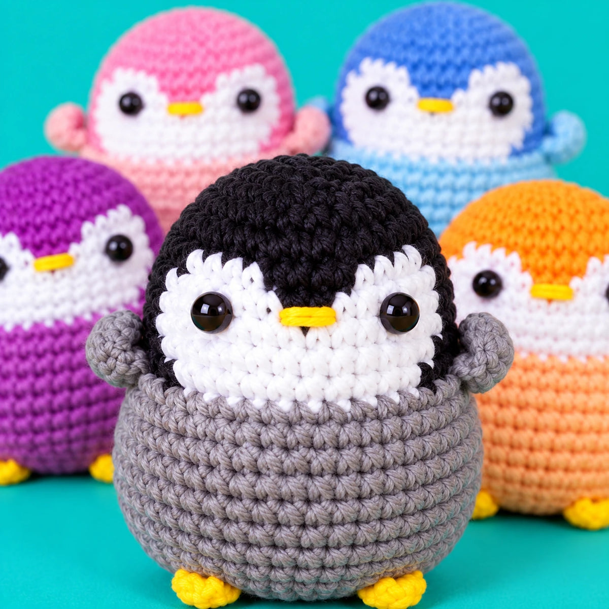 Élie & ses amis — Pingouins multicolores au crochet — détail des mailles.