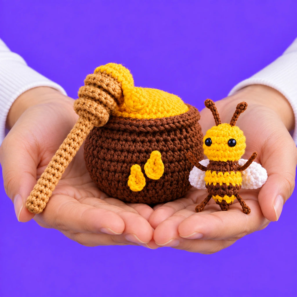 Gabriel & Léna — Le pot de miel au crochet — présentation en main.