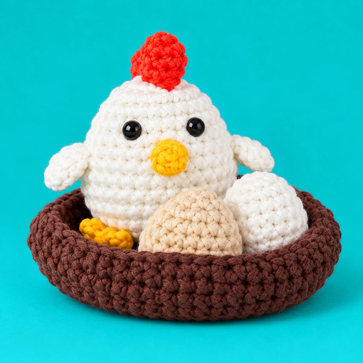 Paulette — La poule et ses œufs au crochet — vue principale.