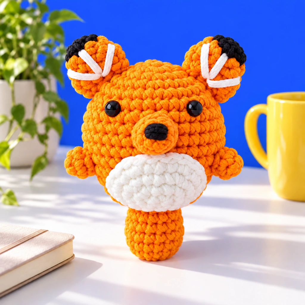 Félix — Renard orange au crochet — mise en situation.
