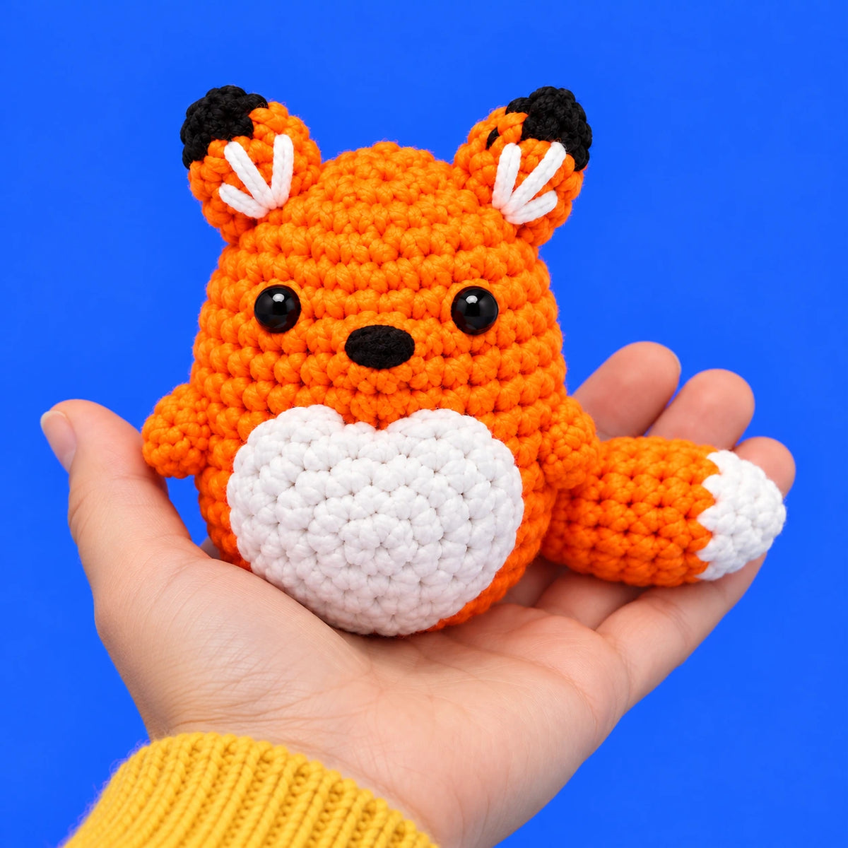 Gaspard — Le renard à queue blanche au crochet — présentation en main.