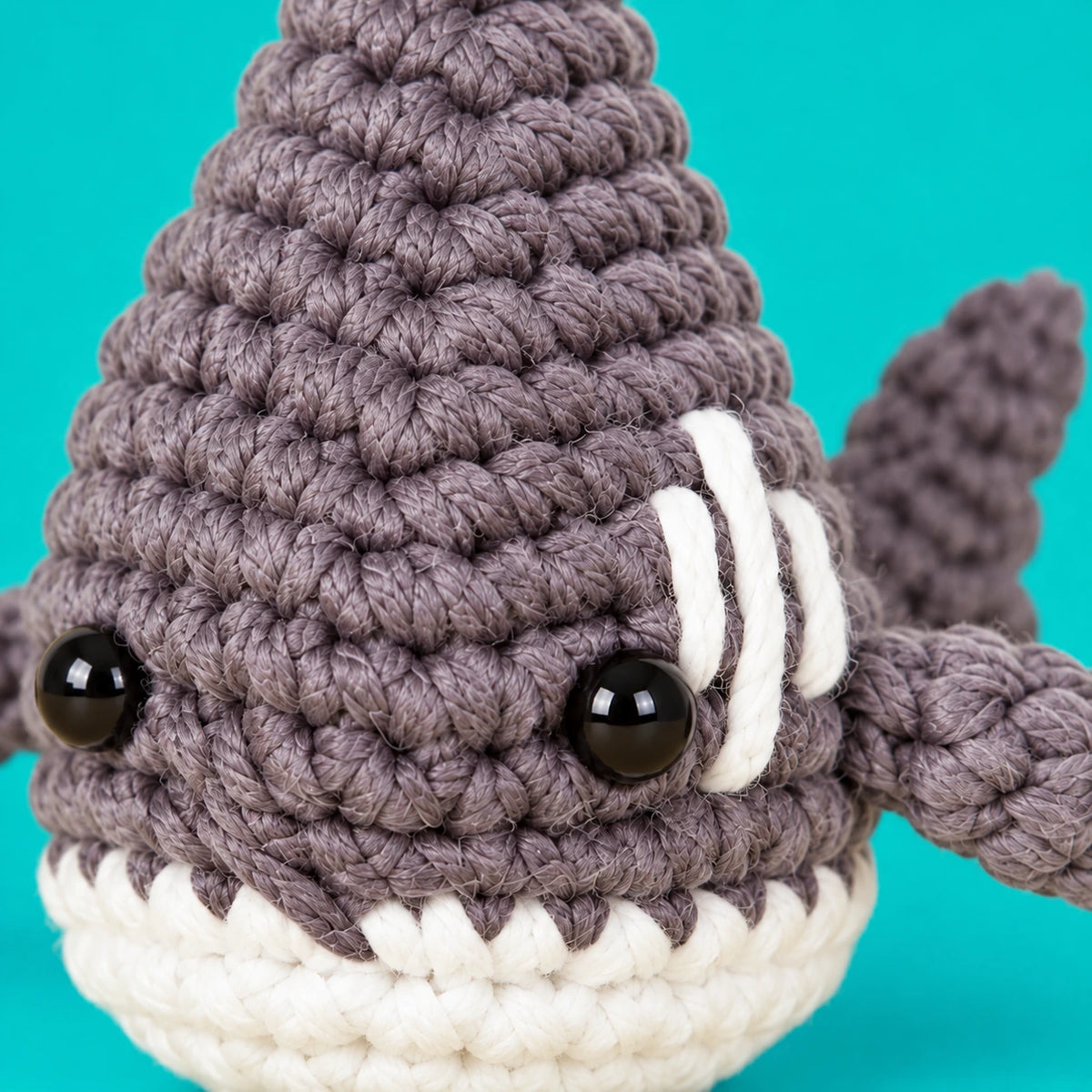 Martin — Requin gris au crochet — détail des mailles.