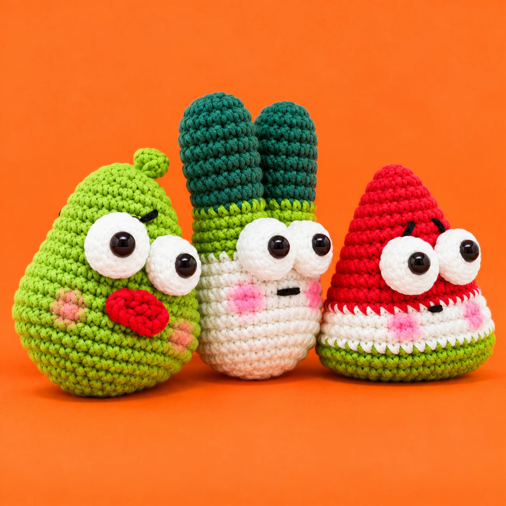 Sam, Alain & Sara — Les trois farceurs au crochet — vue de trois quarts.