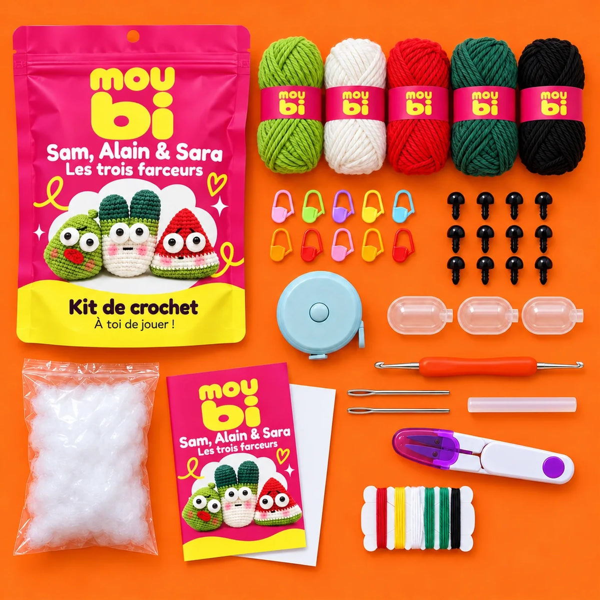 Contenu du kit de crochet Sam, Alain & Sara — Les trois farceurs : fils, crochet, accessoires, sachet et livret Moubi.